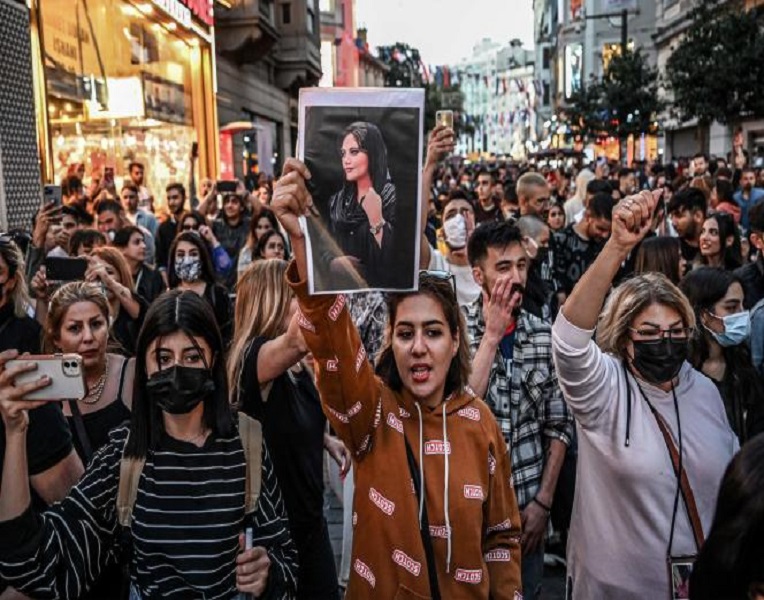 Iran Still Gripped by Protests Since the Death of Mahsa Amini/SABC News