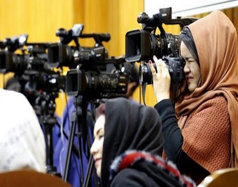 تلاش طالبان برای حذف زنان از رسانه: گامـی بلند به سـوی حذف زنـان از جامعه